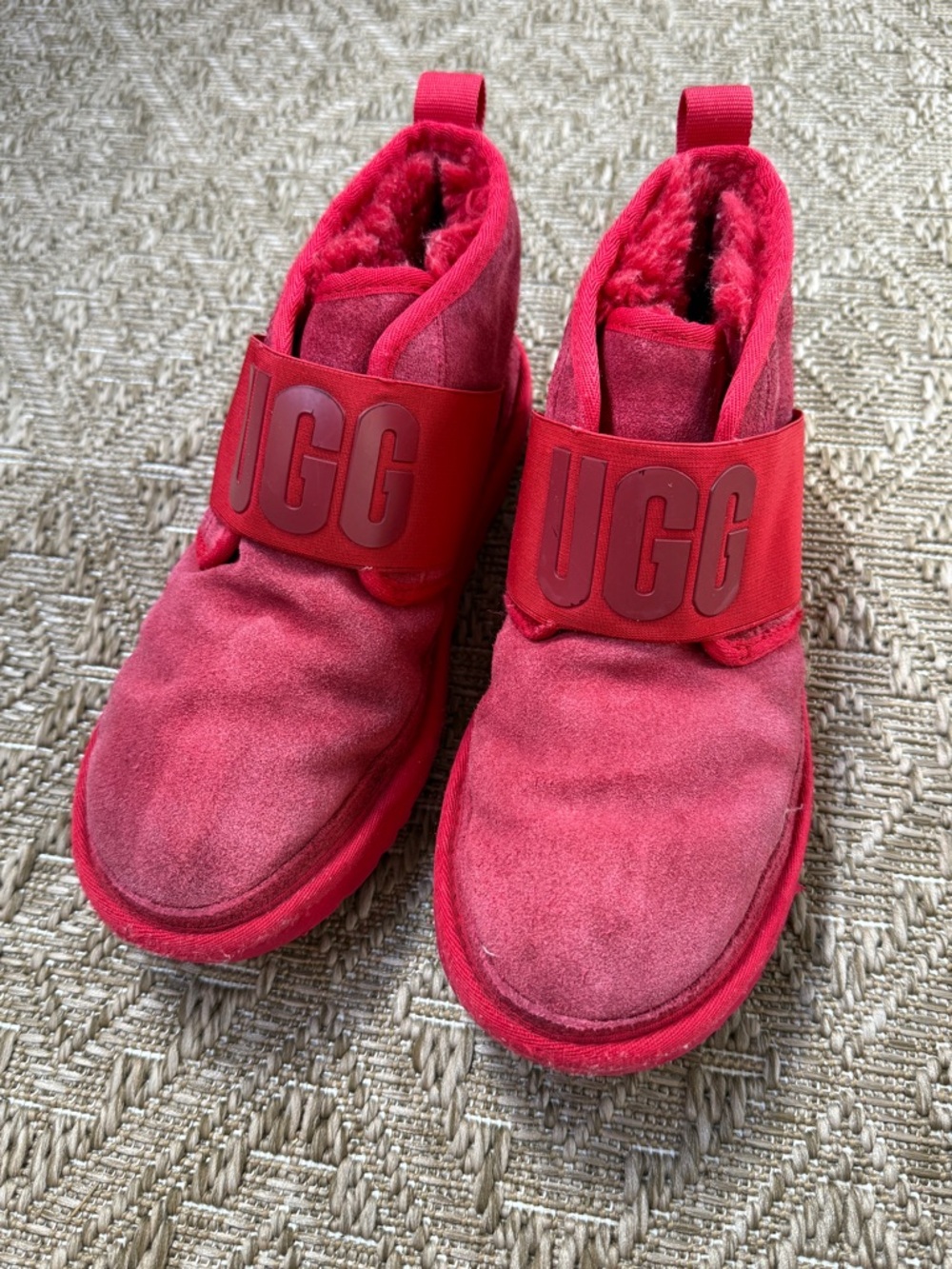 UGG Neumel II Graphic Women's Size 8 US Red Suede Chukka Boots Shoe